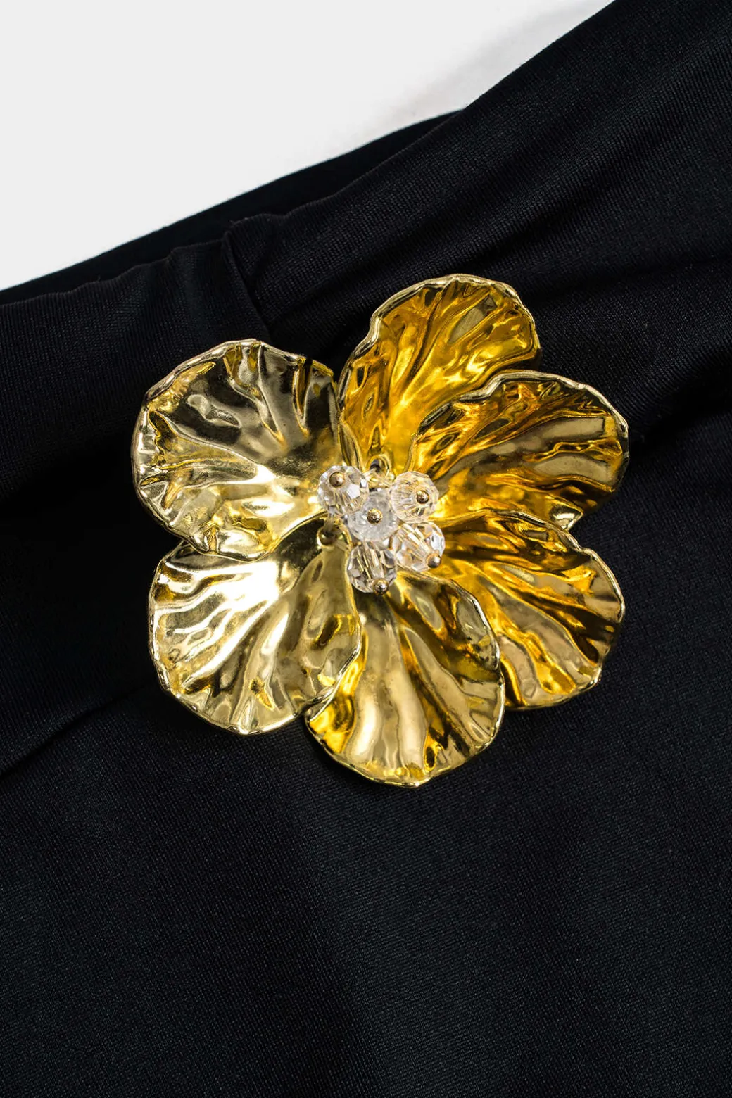 Asymmetric Metal Floral Decor Top And Skirt Set