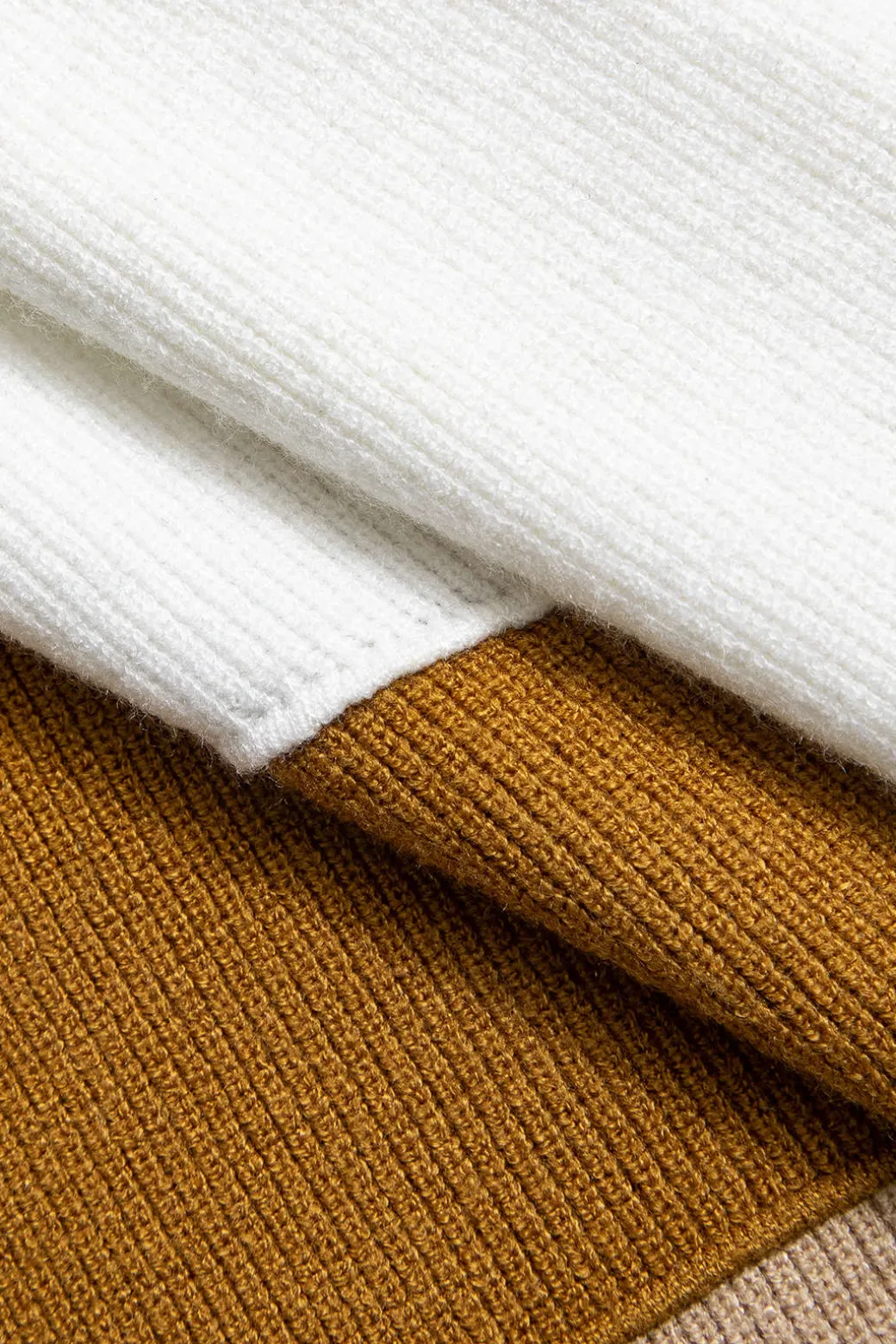 Color Block Knit Mini Skirt