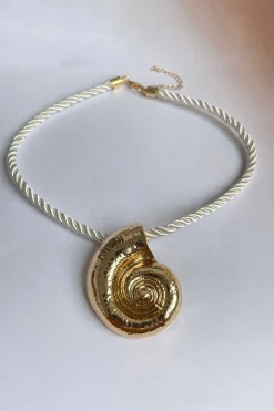 Conch Shell Stud Necklace