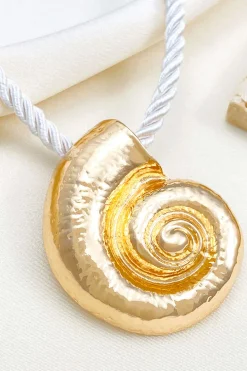 Conch Shell Stud Necklace