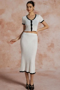 Contrast V-neck Knit Top And Pleated Midi Skirt Set