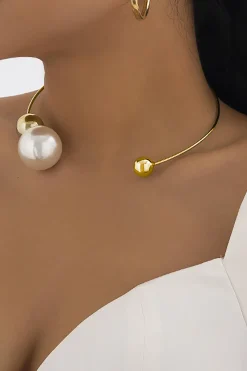 Metal Pearl Necklaces